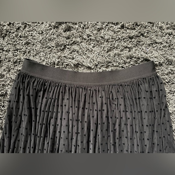 Black midi skirt - Picture 3 of 4